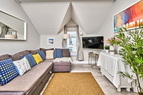 Princess Blue 3 ~ Quiet & Cosy Penthouse Retreat