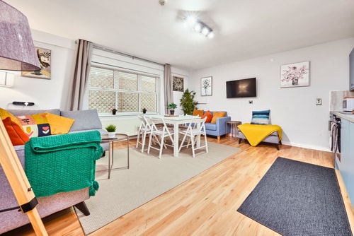 Dunluce Park 2 ~ Large Family Escape beside Beach