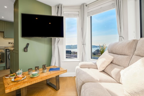 Luxury Seaview Portrush Penthouse - Sleeps 7 gallery image 4