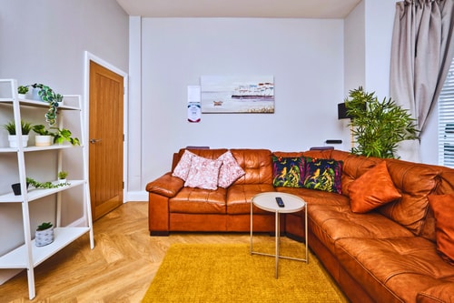 High-Finish Two Bed Apt beside Beach gallery image 4