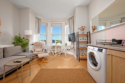 Cosy Dog-Friendly Apt by West Strand gallery image 4