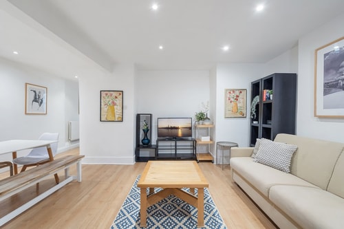 West Kensington two double bedroom garden flat Air Manage