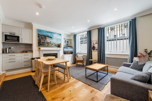 Fabulous Chelsea 2 bed Air Manage