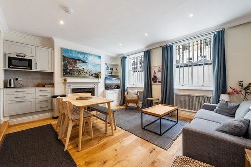 Fabulous Chelsea 2 bed Air Manage