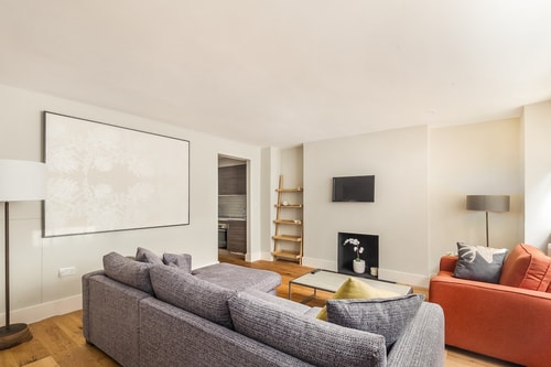 Beautifully presented 2 bedroom with garden Air Manage
