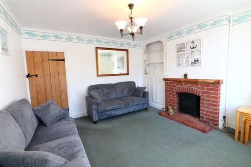 Classic 2-Bed Coastal Hideaway 1 Sizewell Lettings