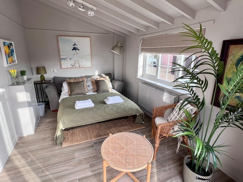 Wonderful 3-bed cottage with sun-filled terrace 20 Sizewell Lettings