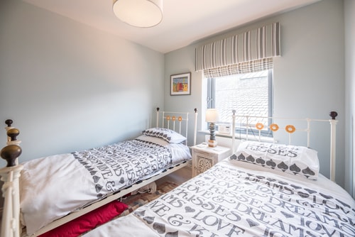 Immaculately presented 2-BR Apartment 12 Sizewell Lettings