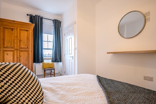 Fabulous 5 BR / 4 bath house 52 Sizewell Lettings