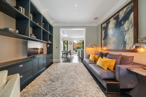 Elegant 4-BR House with garden near Portobello 8 Air Manage