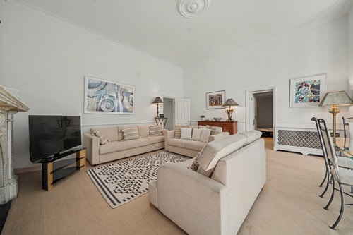 Wonderful 2 bed / 2 bath Kensington with garden 2 Air Manage