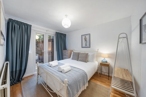 West Kensington two double bedroom garden flat 4 Air Manage