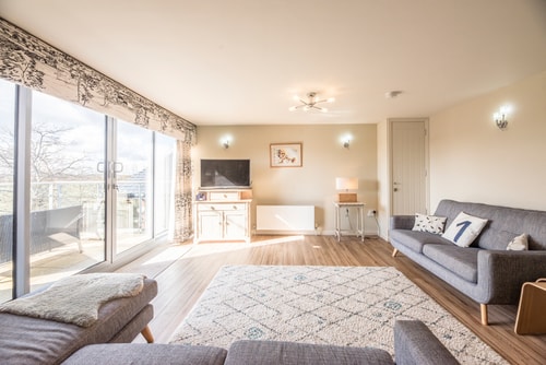 Immaculately presented 2-BR Apartment 1 Sizewell Lettings