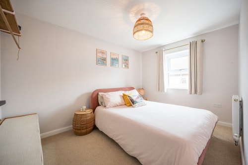 Modern 3-BR in Saxmundham 8 Sizewell Lettings