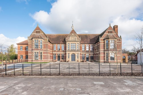 Stylish 5 bed / 5 bath with parking Sizewell Lettings