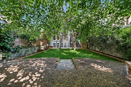 Wonderful 2 bed / 2 bath Kensington with garden 20 Air Manage