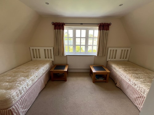 Stylish 3BR w/ Parking & Garden 7 Sizewell Lettings
