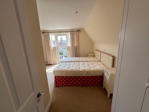 Stylish 3BR w/ Parking & Garden 9 Sizewell Lettings