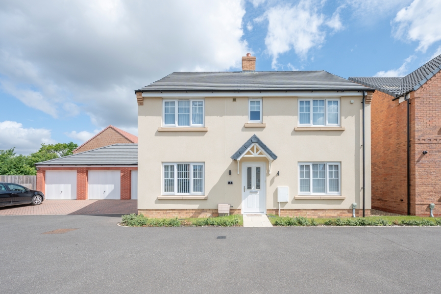 A Superb 4BR House near SZC Sizewell Lettings