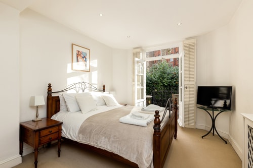 Wonderful 2 bedroom Apt at Lexham Gardens 9 Air Manage