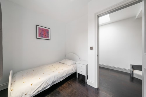 Elegant 4-BR House with garden near Portobello 24 Air Manage