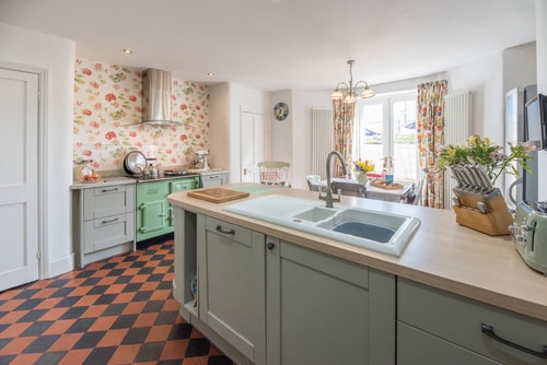 Spacious 4BR on the Esplanade 9 Sizewell Lettings