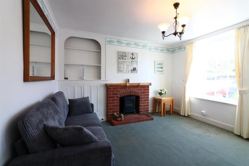 Classic 2-Bed Coastal Hideaway 2 Sizewell Lettings