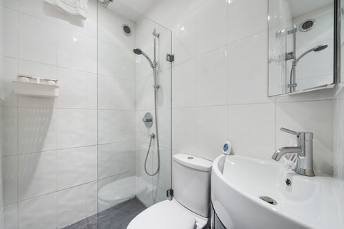 West Kensington two double bedroom garden flat 3 Air Manage