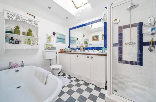Elegant 3-Bed Cottage in Saxmundham 8 Sizewell Lettings