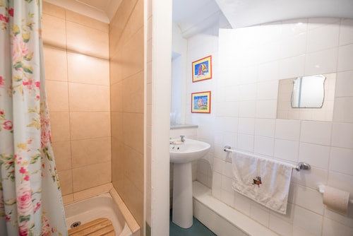 Spacious 4BR on the Esplanade 17 Sizewell Lettings