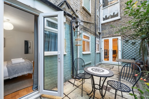 West Kensington two double bedroom garden flat 10 Air Manage