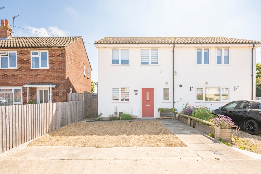 2 bed Leiston with parking for 2 cars Sizewell Lettings