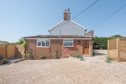 Wonderful 3-bed cottage with sun-filled terrace 23 Sizewell Lettings