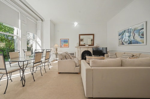 Wonderful 2 bed / 2 bath Kensington with garden 1 Air Manage