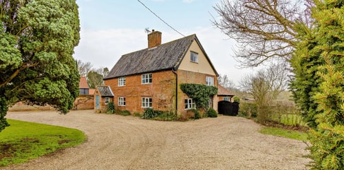 Spacious 4-BR plus 1-bed annexe Sizewell Lettings