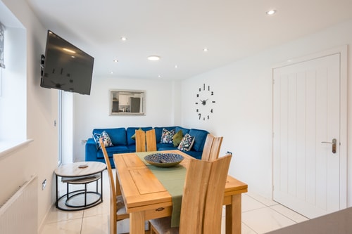 A Superb 4BR House near SZC 4 Sizewell Lettings