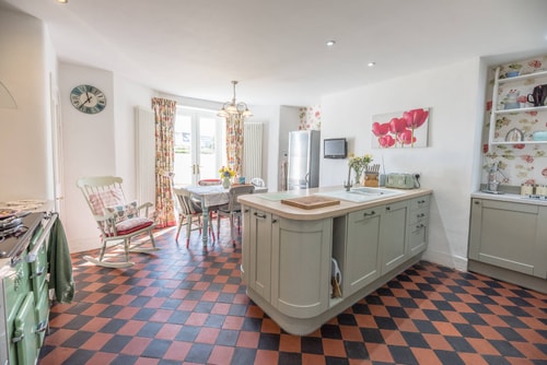 Spacious 4BR on the Esplanade 8 Sizewell Lettings