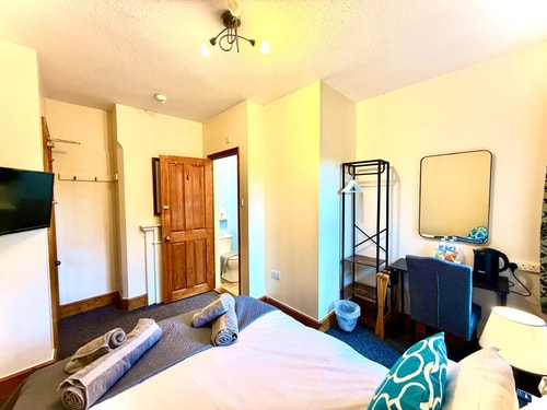 Large 9BR Team Stay Near Sizewell 3 Sizewell Lettings