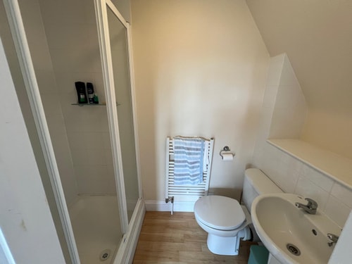 Stylish 3BR w/ Parking & Garden 14 Sizewell Lettings