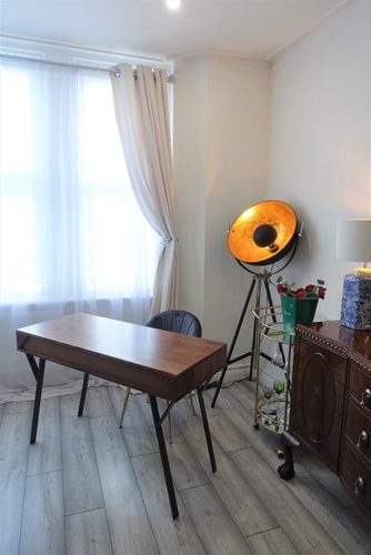 Exquisite 1BR Flat in Kenway Rd 2 Air Manage