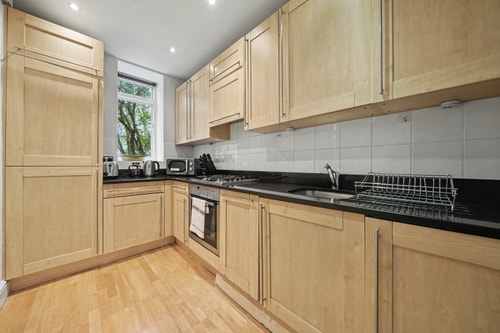 Wonderful 2 bed / 2 bath Kensington with garden 7 Air Manage
