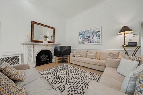 Wonderful 2 bed / 2 bath Kensington with garden 3 Air Manage