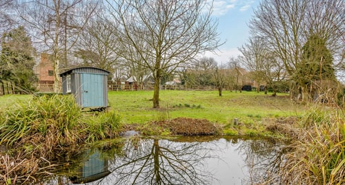 Spacious 4-BR plus 1-bed annexe 12 Sizewell Lettings