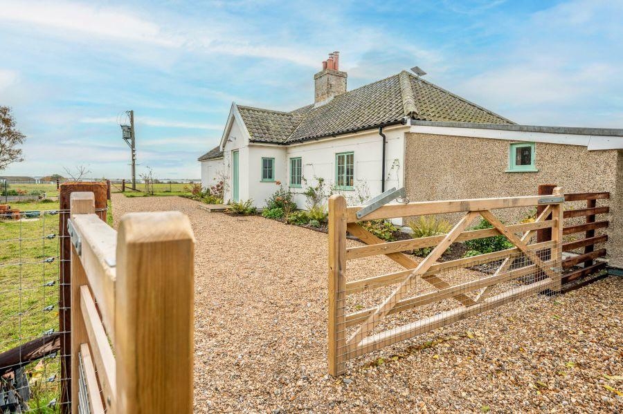 Glorious 5 bed in Snape Sizewell Lettings