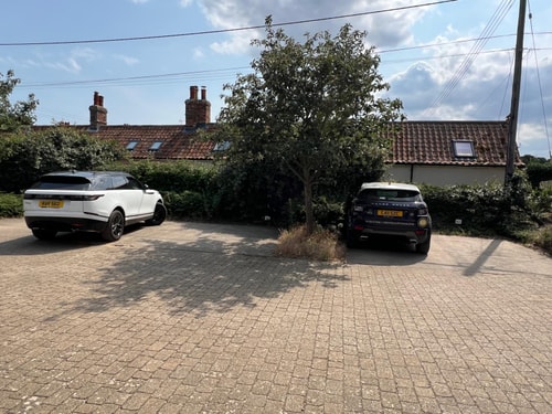 Stylish 3BR w/ Parking & Garden 17 Sizewell Lettings