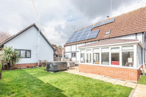 Superb 4-bed plus 1-bed annexe 16 Sizewell Lettings