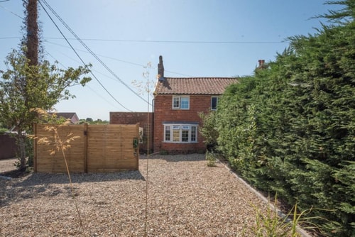 Wonderful 3-bed cottage with sun-filled terrace 24 Sizewell Lettings