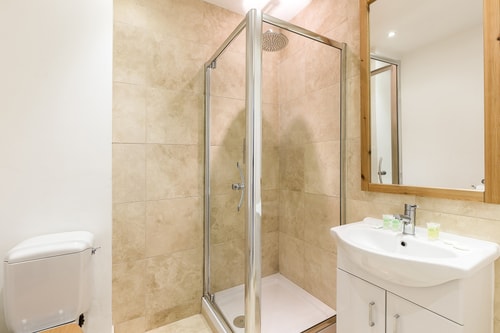 Wonderful 2 bedroom Apt at Lexham Gardens 11 Air Manage