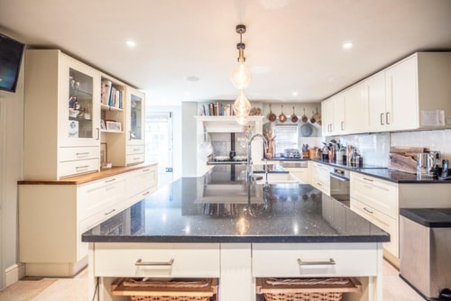 Impeccably presented 4BR/3Bath 13 Air Manage