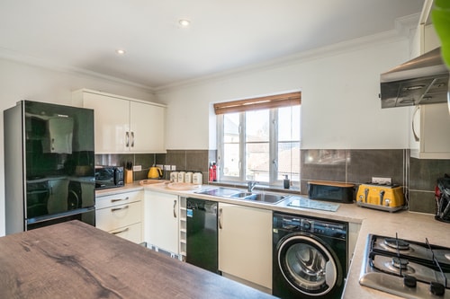 Superb 2 BR/2Bath with parking 10 Sizewell Lettings